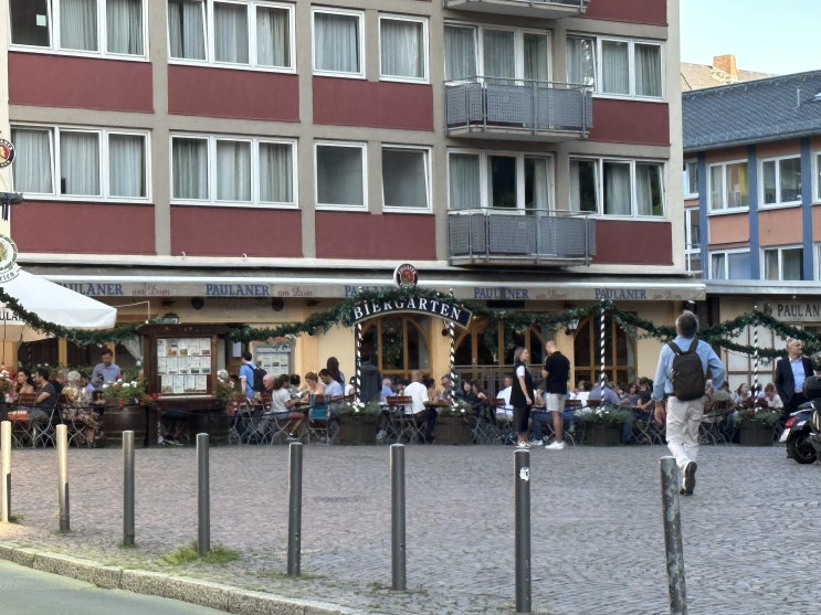  독일 프랑크푸르트 맛집 I Paulaner am Dom 파울라너 암 돔 I 학센 소세지 I 뢰머광장 근처 맛집