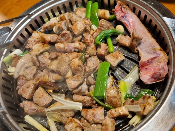  범계 회식장소 두툼한 삼겹살 고집132 범계점
