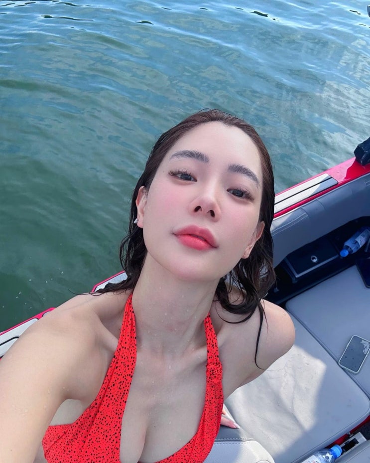 클라라, 섹시美 찢었다…비키니로 뽐낸 글래머 몸매 클라라, 섹시美 찢었다…비키니로 뽐낸 글래머 몸매