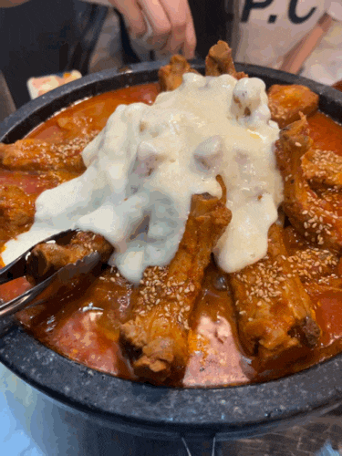  구리 맛집ㅣ구리 돌다리 등갈비 맛집 “미식가의 등갈비” 1차 저녁 겸 술 메뉴 추천 등갈비 김치찜 (#치즈 토핑)