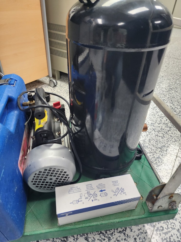  전산실 항온항습기 Compressor 불량 교체 작업