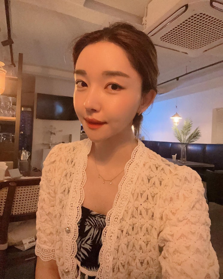 '나는 솔로' 4기 무속인 정숙, "자궁외 임신 당하고 버려졌다" 폭로...남자친구 신상 알려져 '나는 솔로' 4기 무속인 정숙, "자궁외 임신 당하고 버려졌다" 폭로...남자친구 신상 알려져