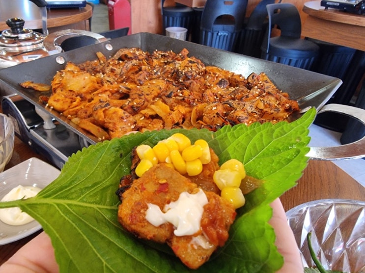  신림역고깃집 엄마 돼지김치구이 맛을 느끼고 짱꼬집을 방문하세요