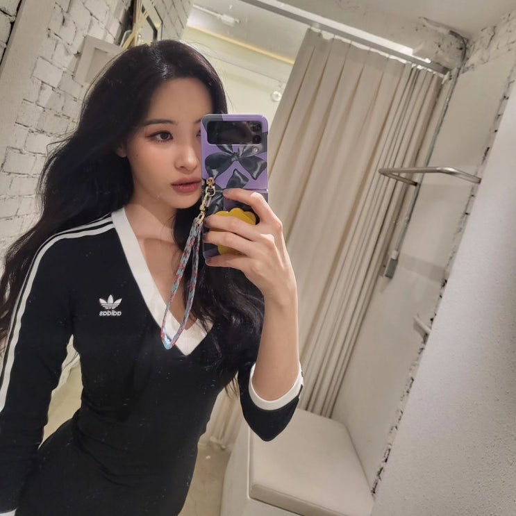  워터밤 페스티발에서 선미가 택한 아디다스 맥시 롱 원피스 코디 추천