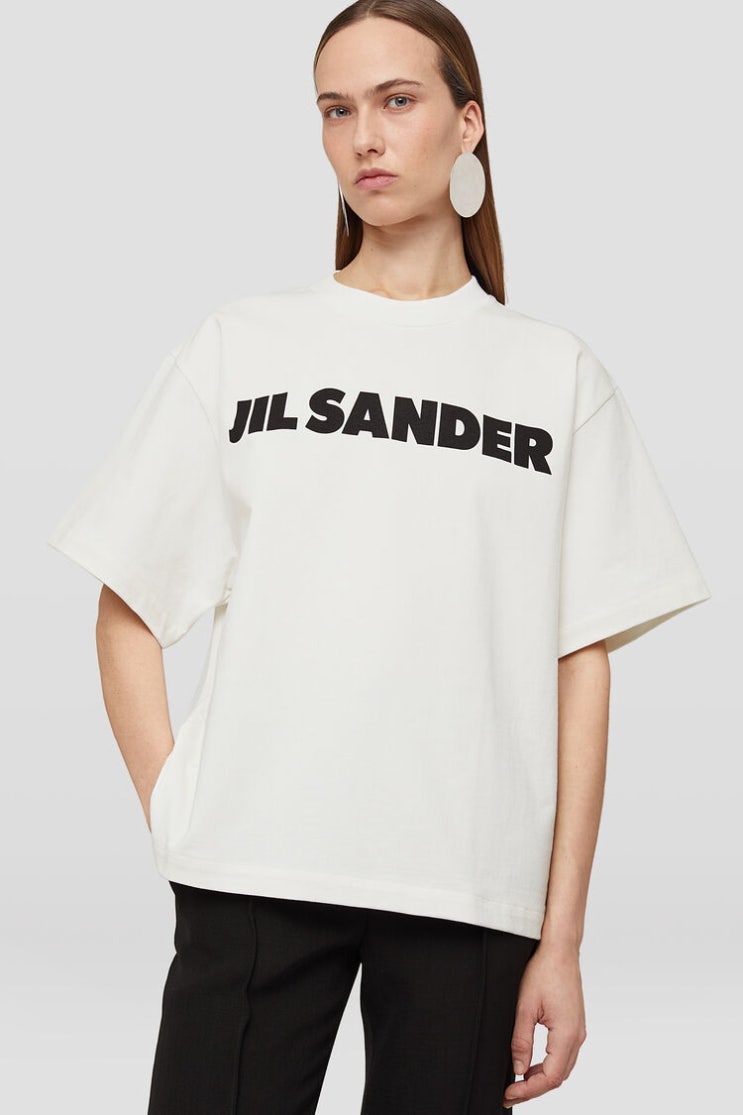 [파이널 세일/오늘출발] 22FW JIL SANDER 질샌더 로고 반팔 티셔츠 크림 여성용