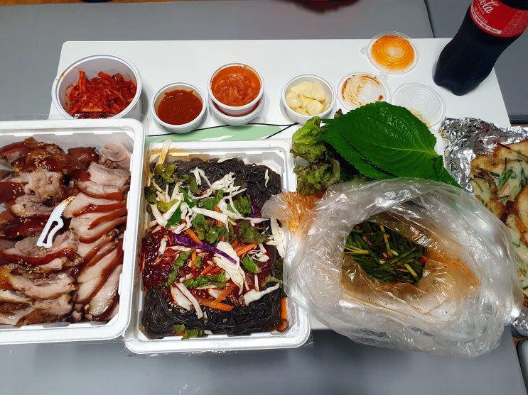  상봉역 맛집 상봉 술집 동부왕족발 푸짐해