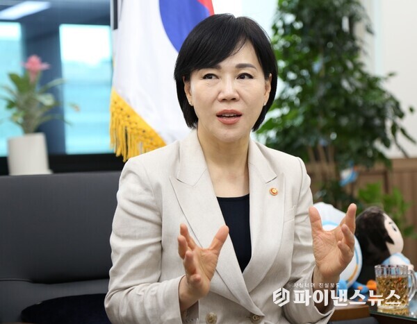 [단독인터뷰]<b>전현희</b> 권익<b>위원장</b>, 도전으로 쌓은 인생역정...... 