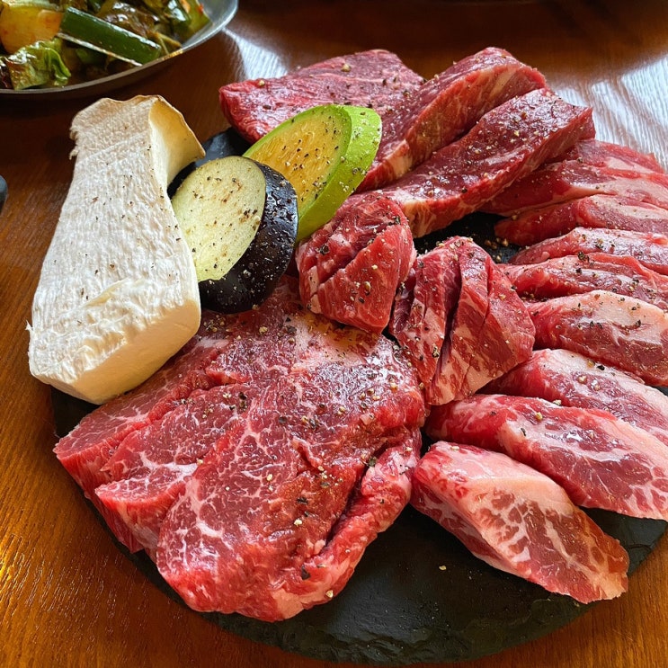  홍대 데이트하기 좋은 홍대 소고기 맛집 꽃살집