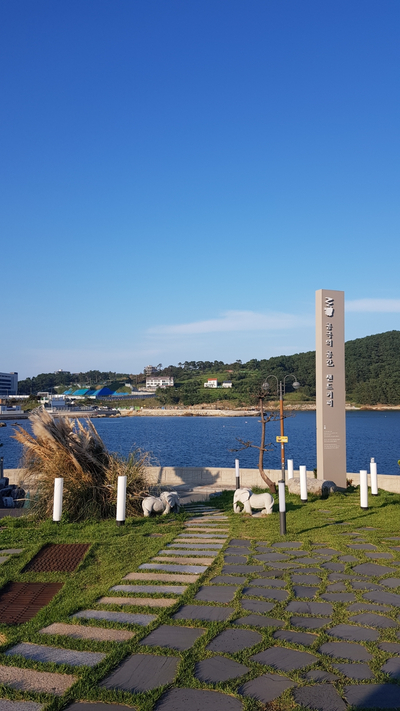  【카페】 바다 풍경이 어우러진 카페 공극샌드커피