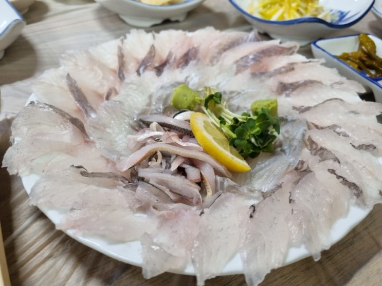  다대포 횟집 만원이만원 활어 회 ! 동네에서 소주 한잔하기 !