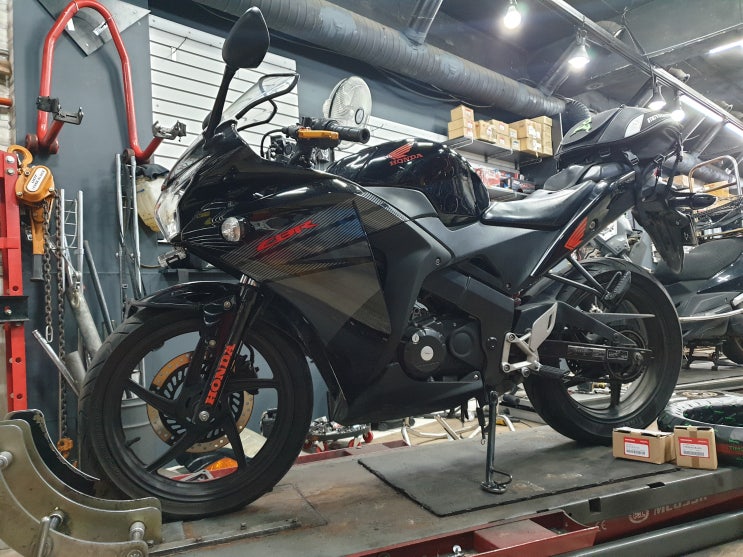  혼다 CBR125 타이어 교환, 100-80-17, 타이어는 소중해요~!,팀선타이어,체인지레버,스텝,시트키 교환, 휠 밸런스, 광명 중앙 오토바이