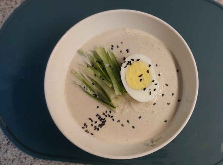 간단한 콩국수 만들기: 잣 두부 콩국수 레시피