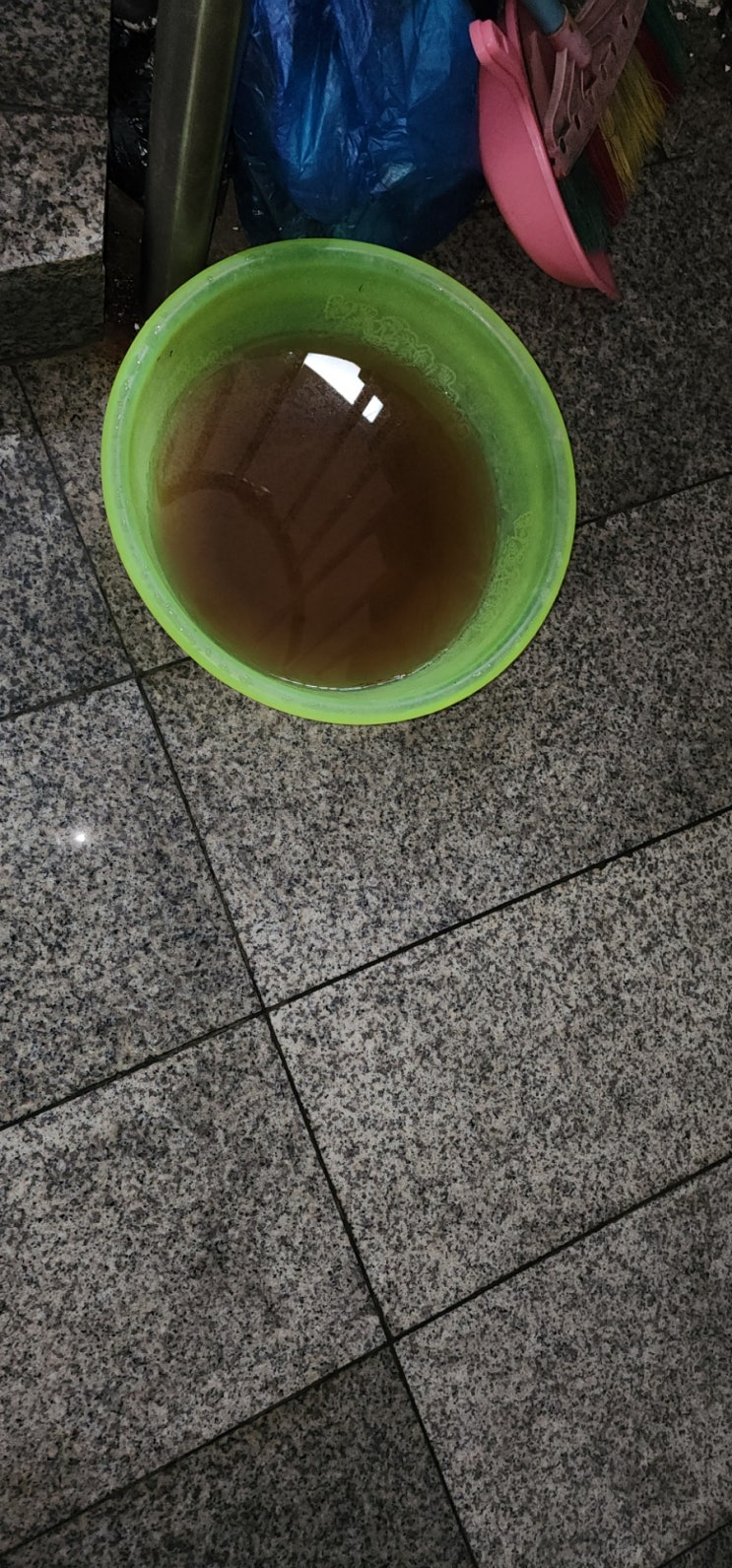  중구 하수구역류현장.하수메인관 막힘