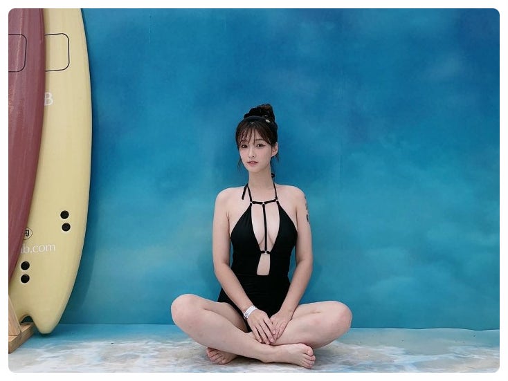 율희 모노키니 수영복 걸그룹 라붐 출신 남편 최민환 결혼 자녀 근황