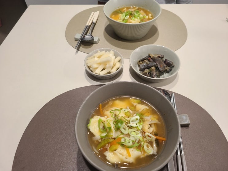  [집밥-흐린날] 김치 수제비