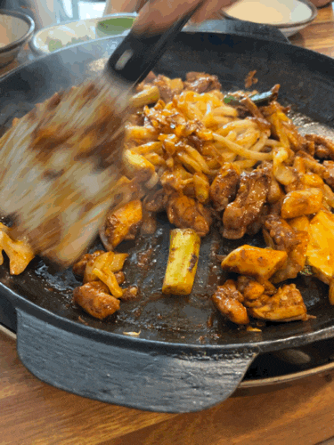  가평 맛집ㅣ경기도 가평 닭갈비 맛집 추천 “원조 지암 막국수 닭갈비” 철판 닭갈비 막국수 맛집 (#원조 로컬 맛집 #우동사리)