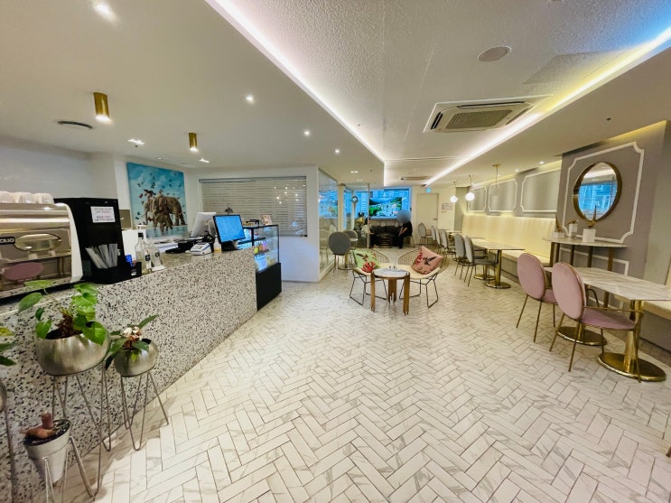  [내돈내산] 선릉역 근처 조용하고 널찍한 카페, 카페더아르떼코인(cafe de artecoin)