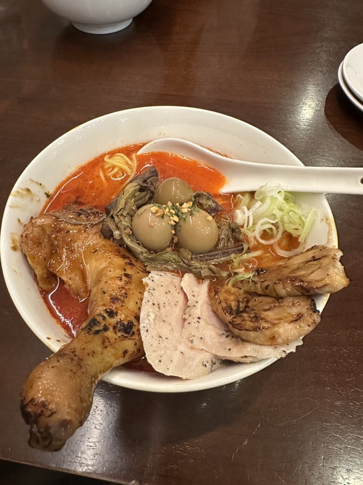 판교 현대백화점 라멘 맛집 '라무라' 적색 닭, 흑색 병아리 맛있네