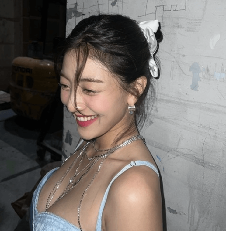  트와이드 지효 슴드름: 가슴 여드름 논란, 진실은 무엇일까?