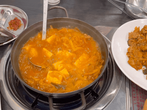  월곡동 맛집 월곡역 아부지김치찌개집 김치찌개 돼지주물럭 후기