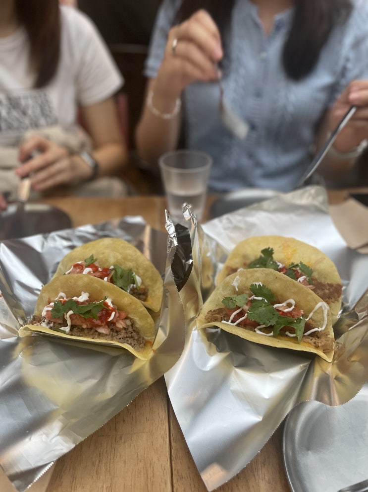  외국인들이 사랑하는 상수역 구스토타코(GUSTOTACO) 솔직후기