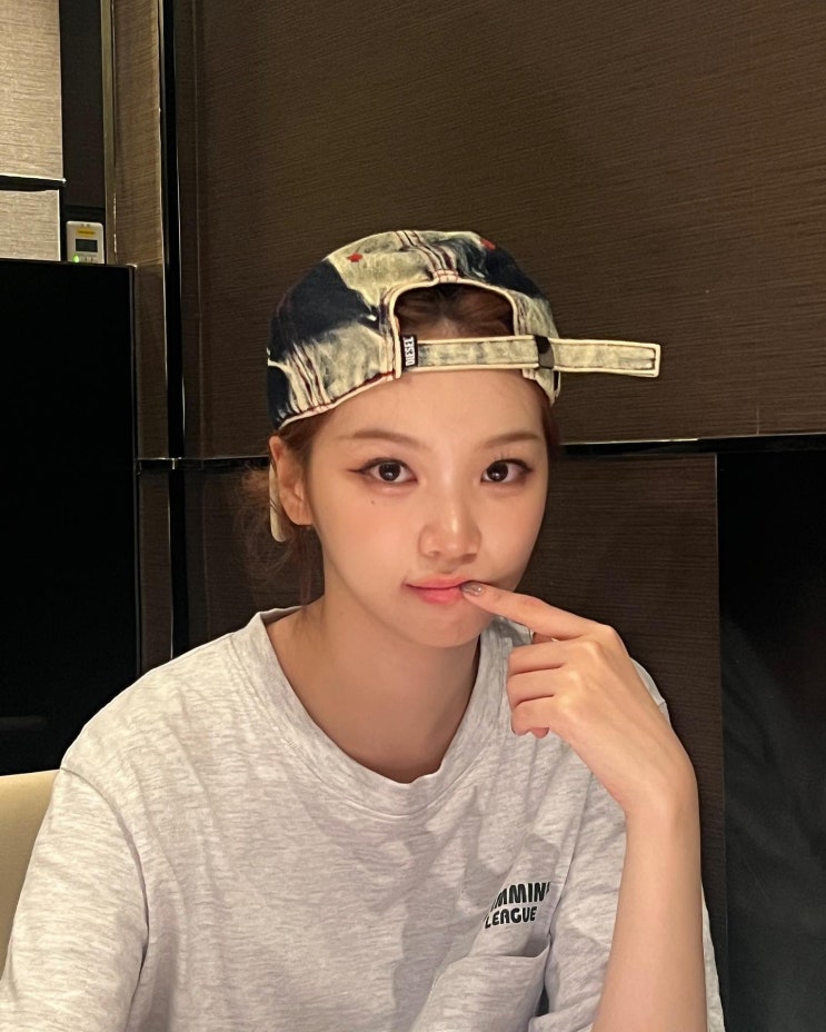 르세라핌 김채원 디젤 C-seymon 세이몬 모자 정보! 남자 여자 연예인 볼캡 브랜드 르세라핌 김채원 디젤 C-seymon 세이몬 모자 정보! 남자 여자 연예인 볼캡 브랜드