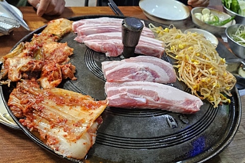 정가솥뚜껑삼겹살 이미지