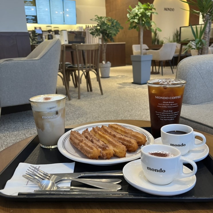  ️ 동탄지산카페_츄러스맛집으로 유명한 몬도커피에 다녀오다. 내돈내산 :-) 조용한 분위기 