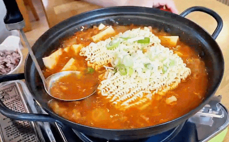 사회<b>봉사</b> - 3천원 <b>김치찌개</b> 식당 !! 청년공간 모락모락 (feat.... 