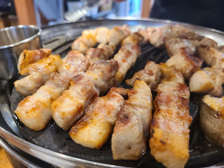 부산 명지 맛집 맛있는 돼지고기를 구워주는 고반식당