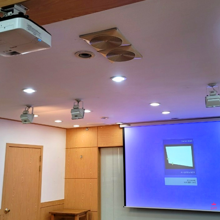  수원 스크린골프 전문 빔프로젝터 피트 빔프로젝터로 깔끔한 영상미 즐겨보세요
