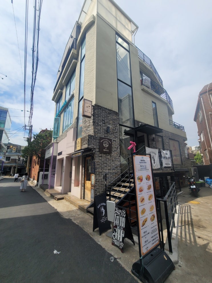  홍대브런치 민트 컬러가 예쁜 파스타& 사진맛집