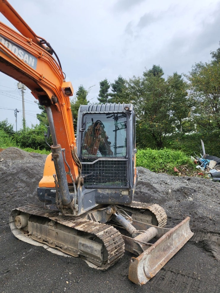 두산 DX55MT 2015년식 2300만원 판매합니다. 두산 DX55MT 2015년식 2300만원 판매합니다.