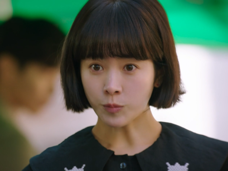 힙하게 6화 봉예분 한지민 옷 라움 블랙 자수장식 린넨 긴팔 블라우스