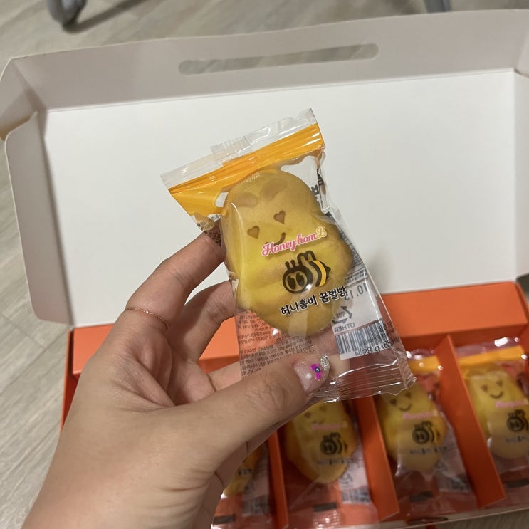  속초 중앙시장 맛집 허니홈비 벌집꿀 꿀벌빵 속초 선물 기념품 추천 (주차권 주심)