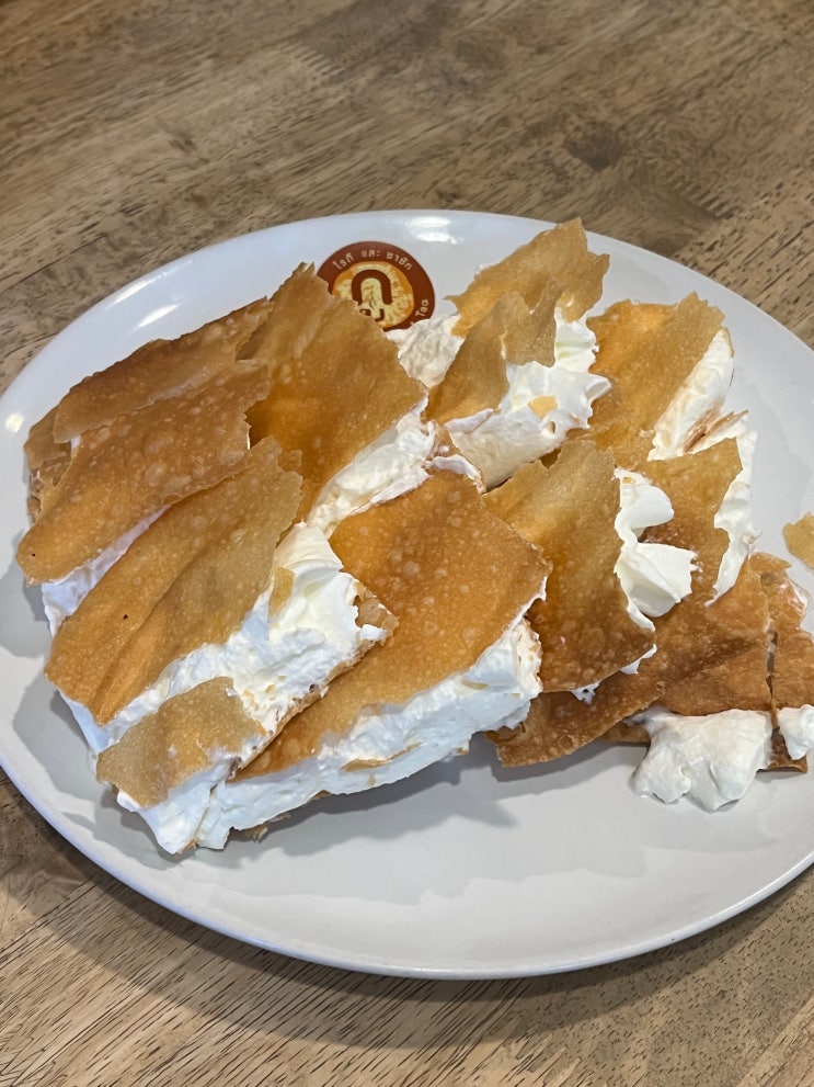  치앙마이디저트 치앙마이로띠 님만카페 치앙마이 님만에서 생크림디저트와 로띠가 먹고싶다면 Guu Fusion Roti & Tea 구로띠 구퓨전로띠 님만맛집 치앙마이맛집 치앙마이카페