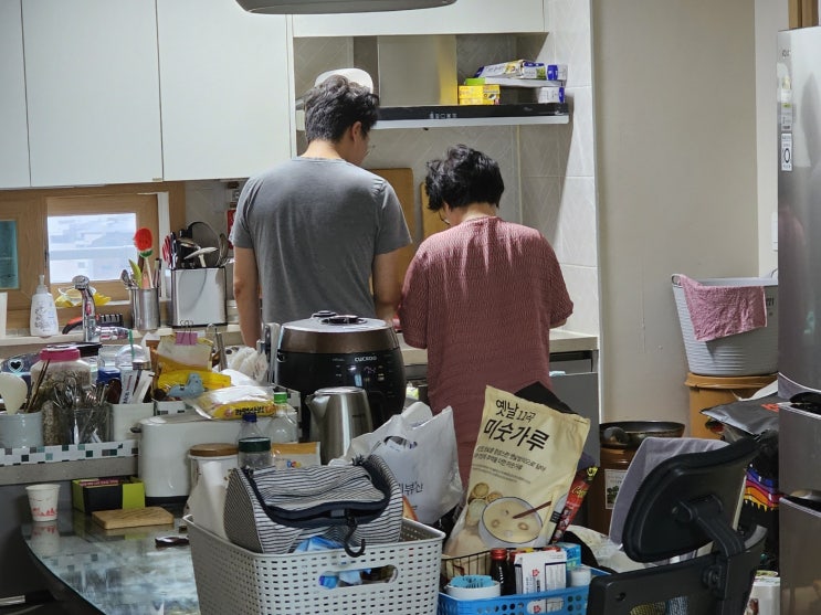  마트 킹에서 횟감을 사다가 오랜만에 회식을 했다.