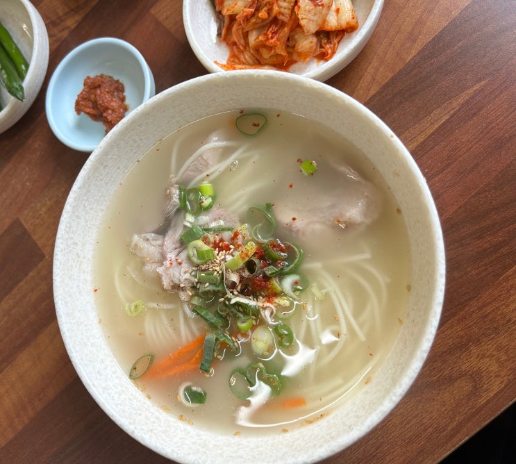  제주도 1일차 - 공항 근처 고기 국수 [장수물식당]
