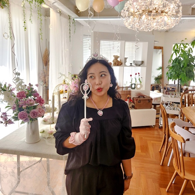  홍대 브라이덜샤워 드레스까지 구비 되어있는 파티룸 : 마이헤이데이