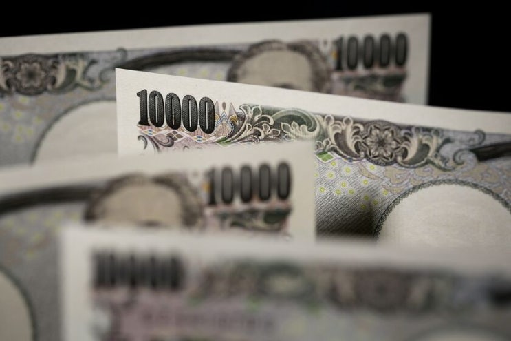  골드만 155엔 1달러까지 떨어질 것으로 예상-일본은행 비둘기파 견지라면:Bloomberg