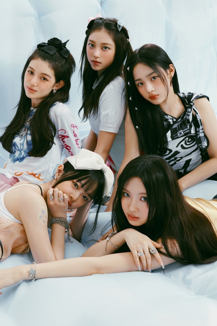 뉴진스, '인기가요' 1위로 마지막 음악방송 무대 장식...데뷔 1년 만에 전세계 매료 뉴진스, '인기가요' 1위로 마지막 음악방송 무대 장식...데뷔 1년 만에 전세계 매료