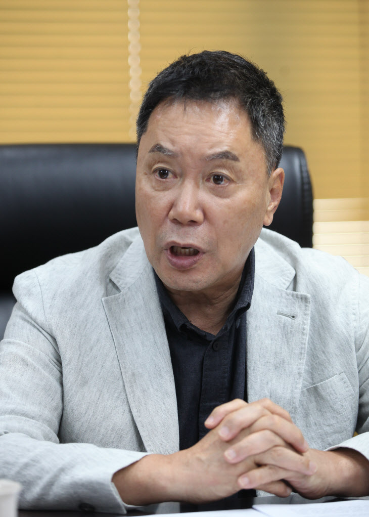 "알뜰주유소발 비뚤어진 석유유통시장, 바로 잡아야"… "알뜰주유소발 비뚤어진 석유유통시장, 바로 잡아야"…