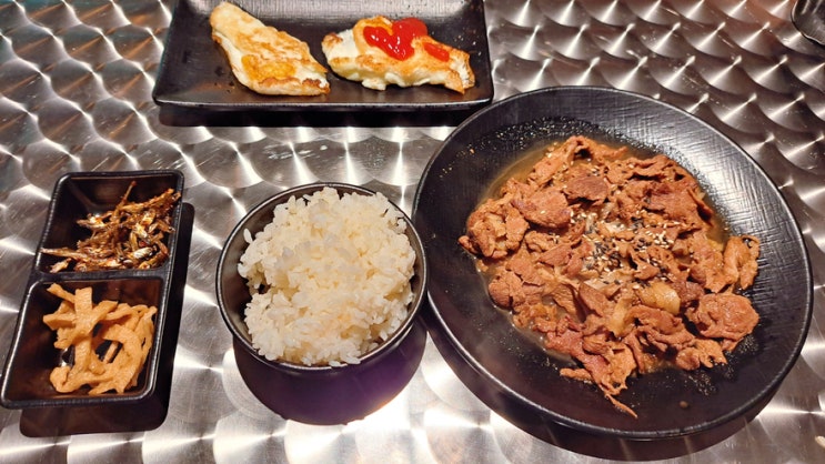 무교동 신생(新生) 심야식당 하루에서 런치를 먹어보았다. 무교동 신생(新生) 심야식당 하루에서 런치를 먹어보았다.