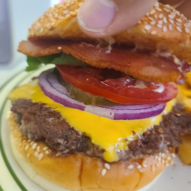 분위기도, 맛도 잡은   " 브루클린 더 버거 조인트 "