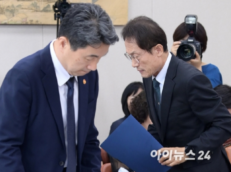 <b>서이초</b>에서 '<b>서이초 교사</b> 49재... 초청 예정(이주호 VS <b>조희연</b> 2탄)
