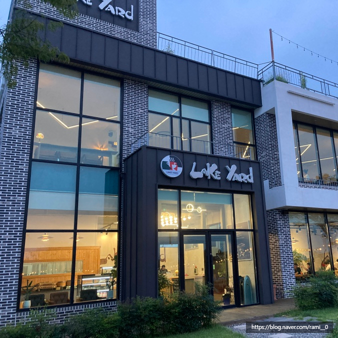  서산 물멍하기 좋은 대형 카페 레이크야드