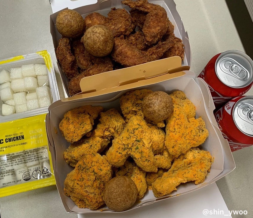 BHC치킨 광주노대효천점 사진 6