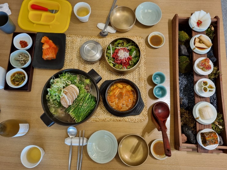  여의도룸식당 한암동에서 여의도 한식 한우암소목뼈수육, 육회비빔밥, 김치플래터 리뷰