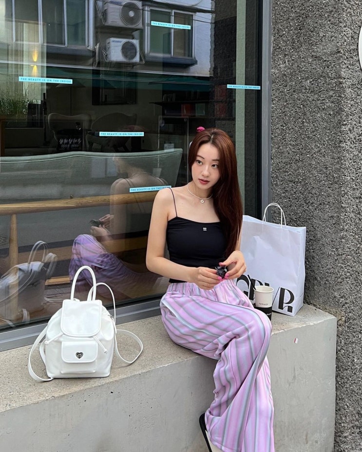  경리가 셀렉한 30대 여자 백팩으로 편하게 들기 좋은 매력적인 비건 레더 가죽 가방 추천