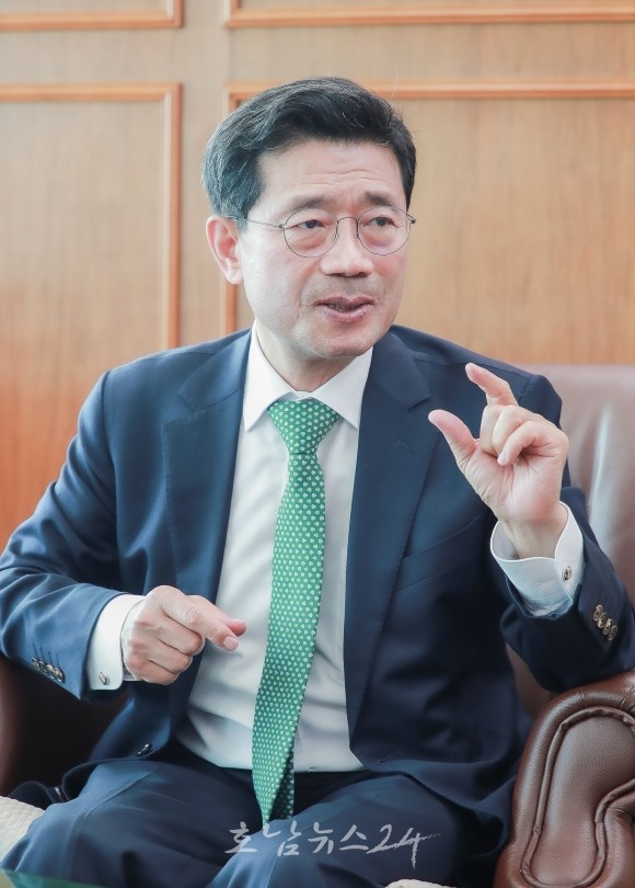  정인화 광양시장, 천억 원대 규모 세계 최대 ‘이순신 철 동상’ 공약사업 난맥상보여.. 의회, 용역비 2번 삭감 (제1보)